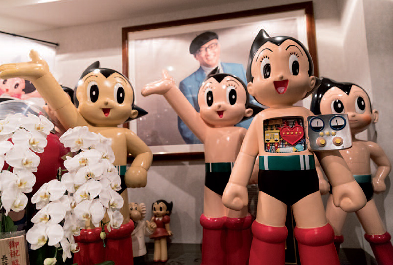 Tezuka Osamu and Mighty Atom at the Tezuka Productions office in Saitama.